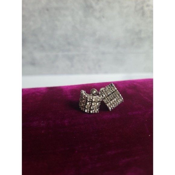Vintage Clear Rhinestone Screwback Earrings - Picture 6 of 10